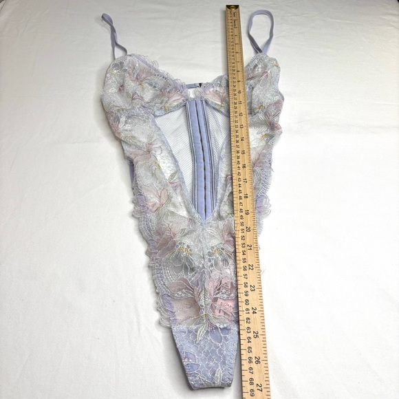 NEW Victoria’s Secret Lavender Floral Embroidered Unlined Lace Teddy M - NWT - Picture 13 of 14